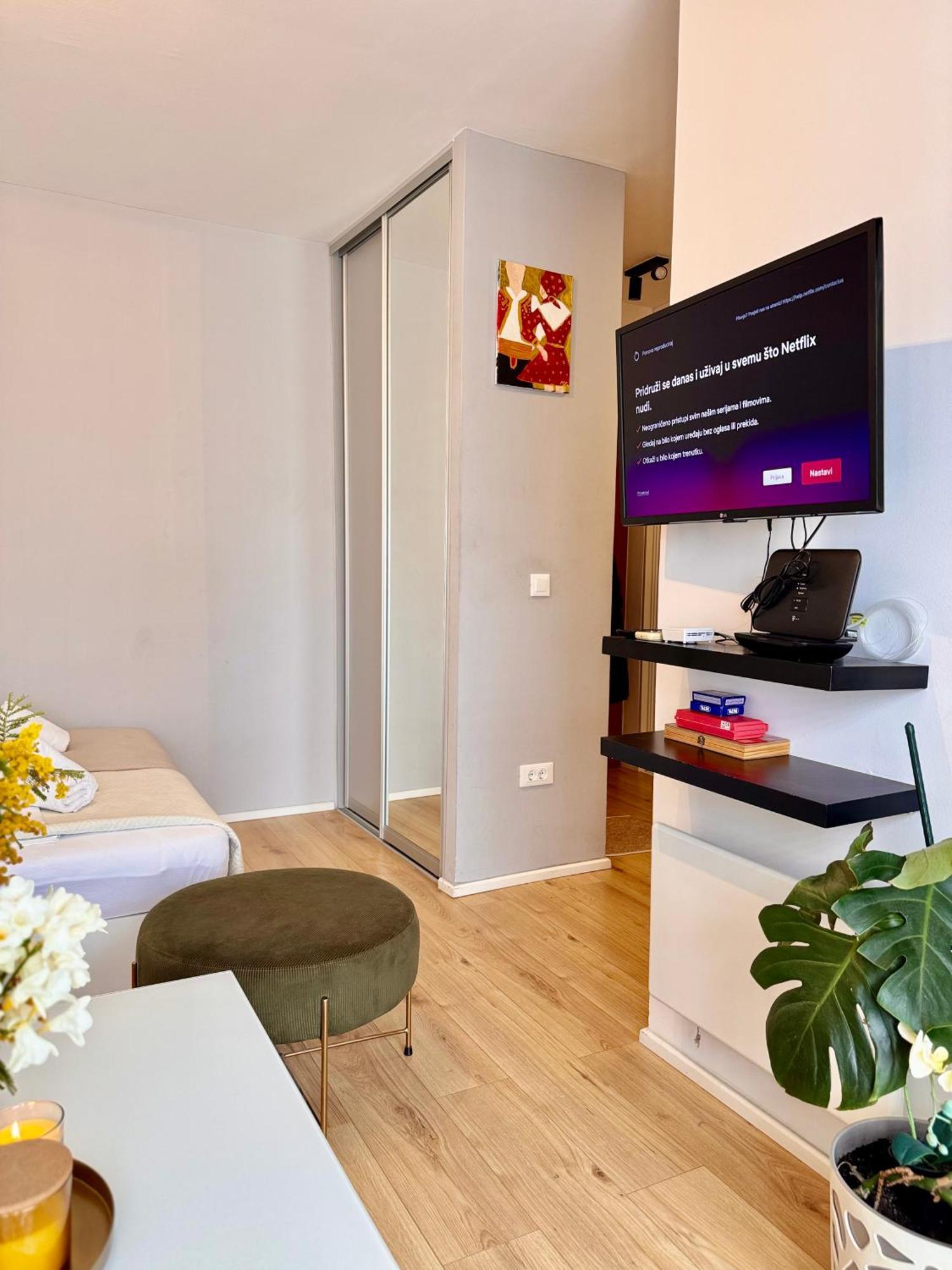 Apartman Cozy With Sunny Terrace *